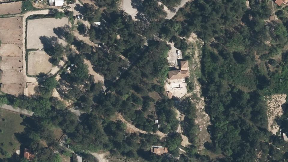 Vue aérienne du secteur de Avenue Padel Club Fuveau, à Fuveau
