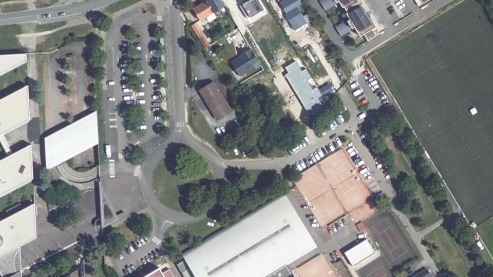 Vue aérienne du secteur de Loire Vallée Padel, à Blois