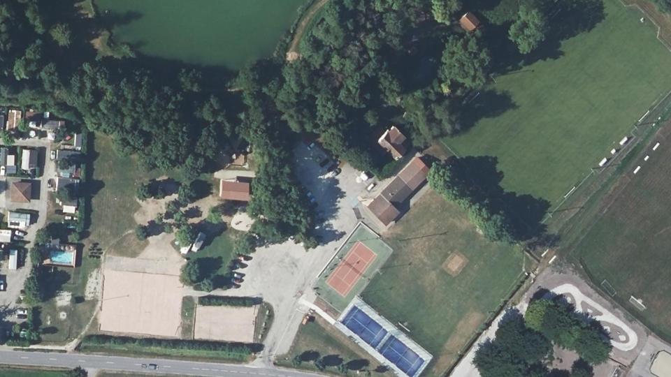 Vue aérienne du secteur de Padel Tennis Club Faramans, à Faramans