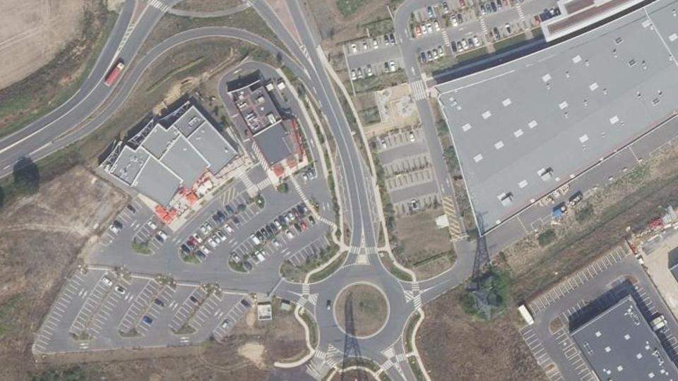 Vue aérienne du secteur de PadelMax95, à Persan
