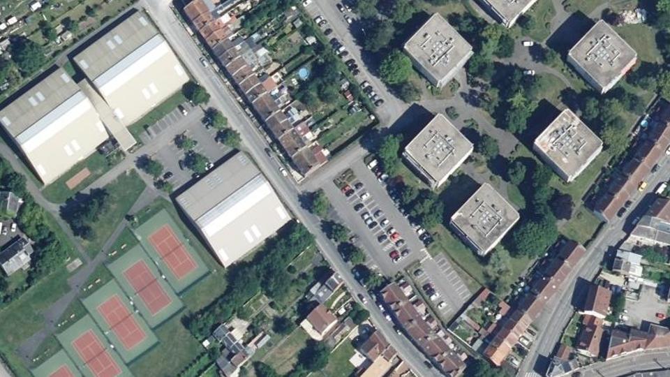 Vue aérienne du secteur de Tennis Club Amiens Métropole, à Amiens