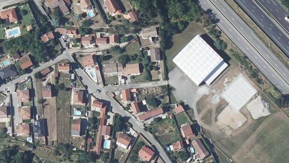 Vue aérienne du secteur de Tennis Club de Saint-Rambert-d'Albon, à Saint-Rambert-d'Albon